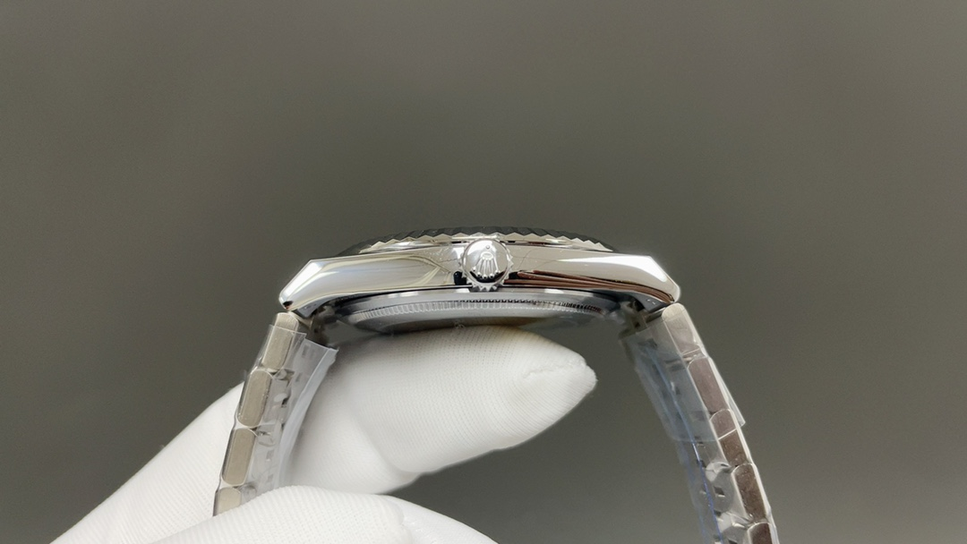 Replica Rolex Land‑Dweller