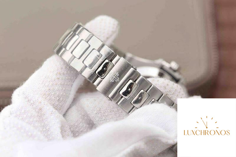 Patek Philippe Nautilus 5726/1A-010 KM Factory 1:1 Best Edition Swiss ETA White Textured Dial