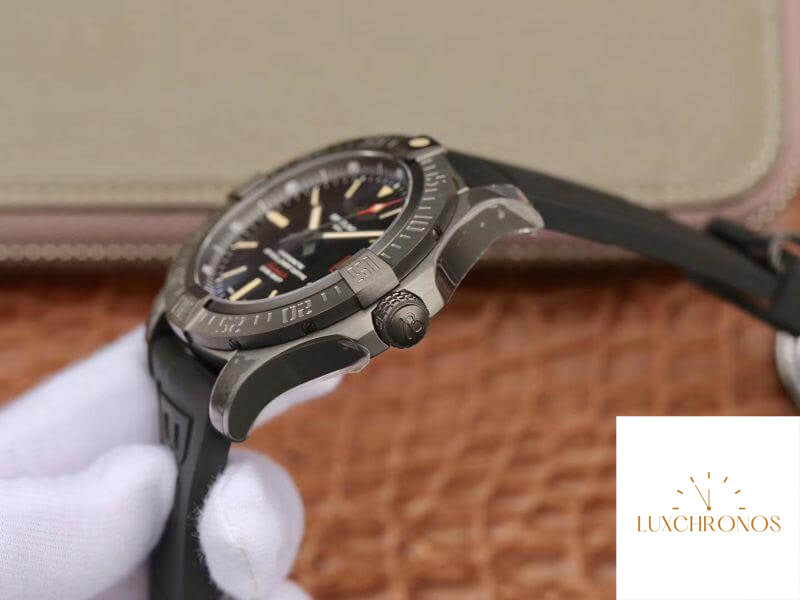Replica Breitling Avenger Blackbird 44 mm V173311 GF Factory V4 Version Men Watches 1:1 Best Edition Swiss ETA2824-2