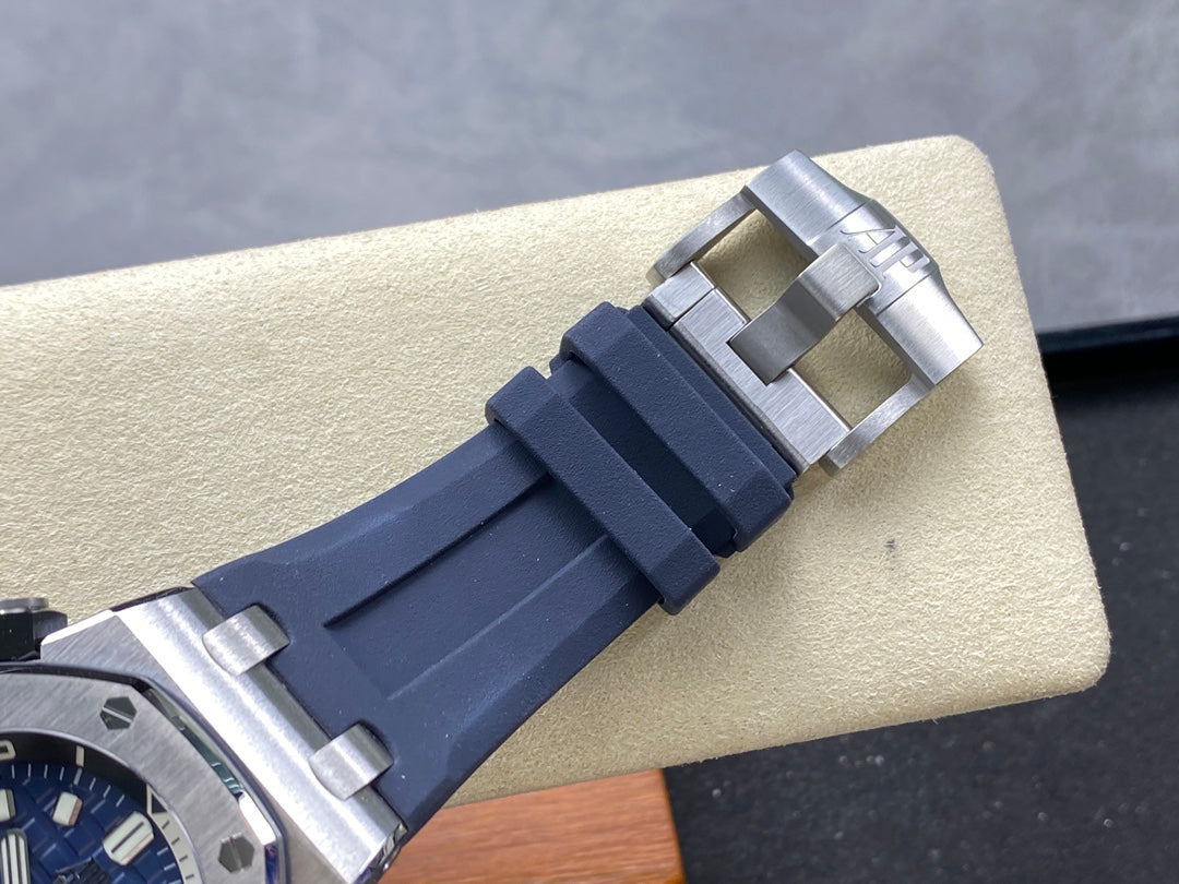 APS Audemars Piguet 15720st is equipped with a new custom all-in-one machine cal.4308 movement 42mm