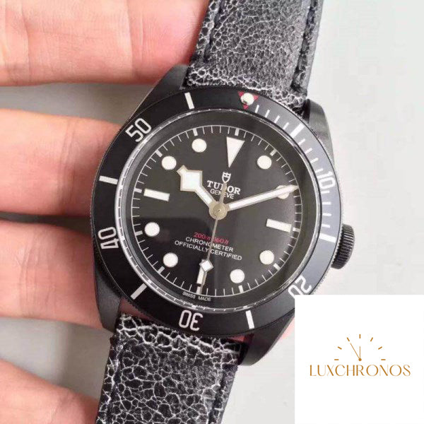 Replica Tudor Heritage Black Bay M79230DK-0004 ZF Factory 1:1 Best Edition Swiss ETA2824-2 Gray Distressed Leather Strap