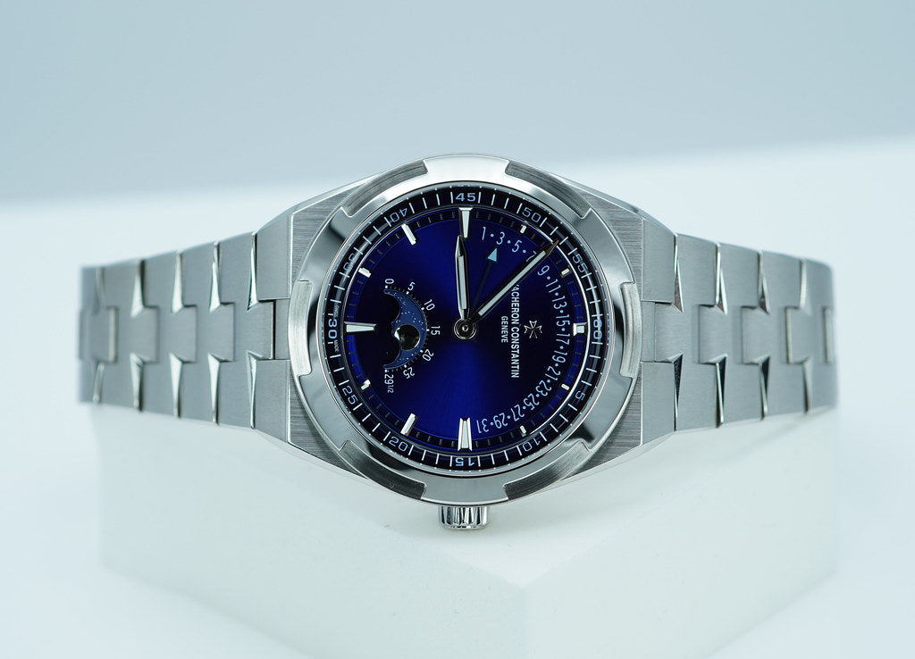 Vacheron CONSTANTIN OVERSEAS 4000V MOONPHASE RETROGRADE DATE BLUE DIAL