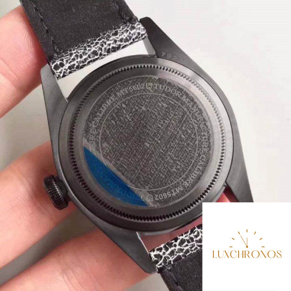 Replica Tudor Heritage Black Bay M79230DK-0004 ZF Factory 1:1 Best Edition Swiss ETA2824-2 Gray Distressed Leather Strap