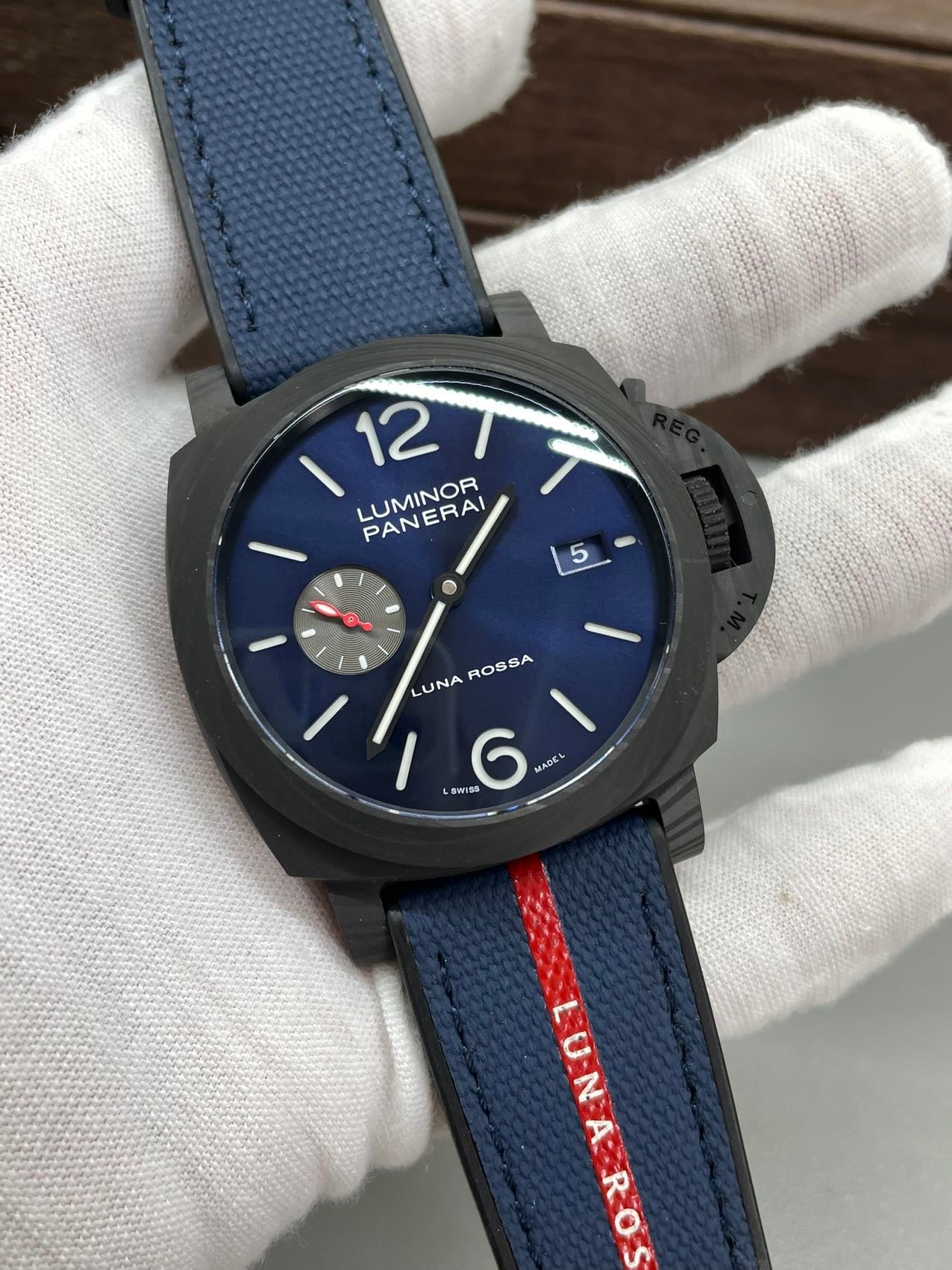 Panerai Luminor PAM01529 Marina Carbotech? Luna Rossa 1:1 Best Edition VS Factory