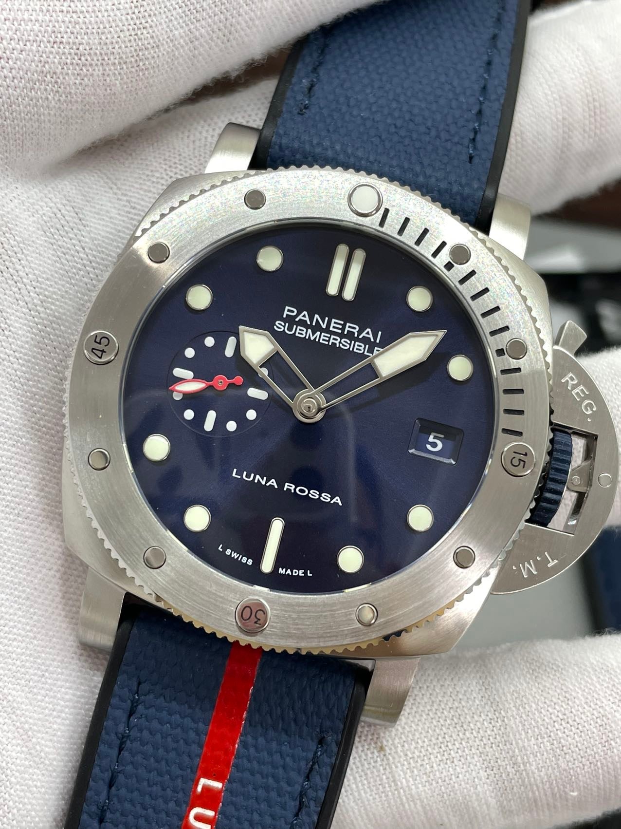 Panerai – PAM01391 Submersible QuarantaQuattro Luna Rossa 1:1 Best Edition VS factory