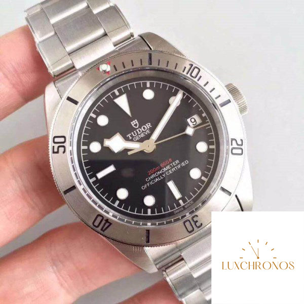 Replica Tudor Heritage Black Bay M79730-0001 ZF Factory 1:1 Best Edition Swiss ETA2824-2 Superlumed Dome-shaped Black Dial