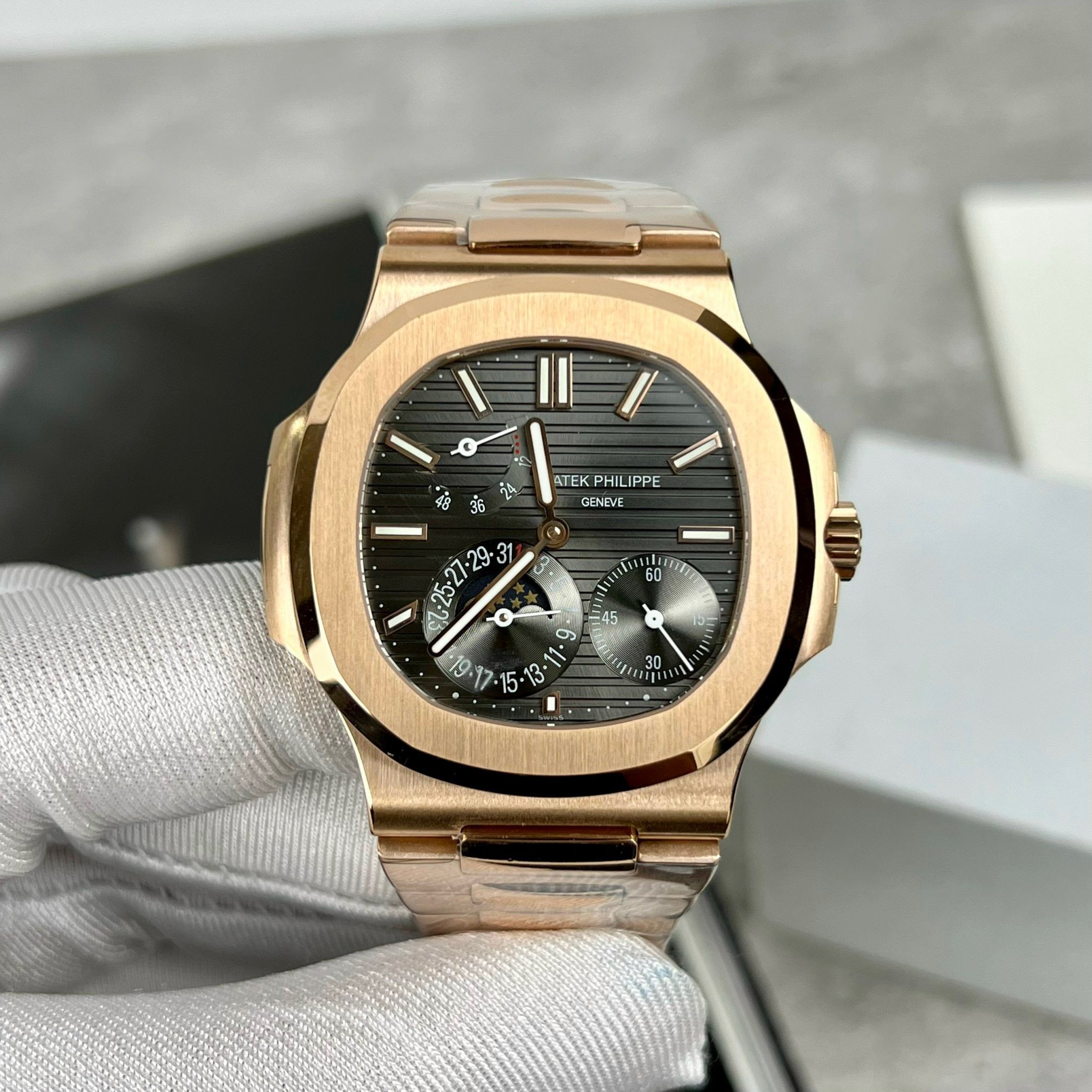 Patek Philippe Nautilus 5712/1R-001 1:1 Best Edition Grey Dial Rose Gold