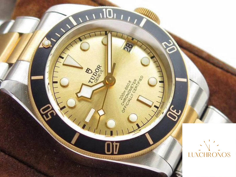 Replica Tudor Heritage Black Bay M79733N-0004 ZF Factory 1:1 Best Edition Swiss ETA2824-2 Superlumed Dome-shaped Yellow Gold Dial